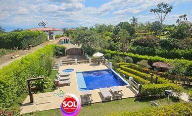 Hermosa casa finca de alquiler por días en Montenegro, Quindio, con piscina