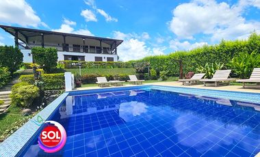 Hermosa casa finca de alquiler por días en Montenegro, Quindio, con piscina