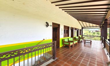 Hermosa casa finca de alquiler por días en Montenegro, Quindio, con piscina