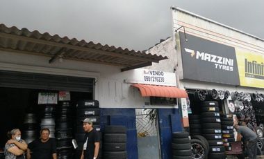 VENDO CASA CON DOS LOCALES EN AV. QUITO Y MANABI