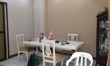 VENDO CASA CON DOS LOCALES EN AV. QUITO Y MANABI