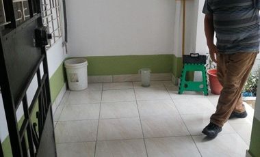 VENDO CASA CON DOS LOCALES EN AV. QUITO Y MANABI
