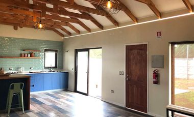 Vendemos en Temuco  amplio quincho camino a Botrolhue