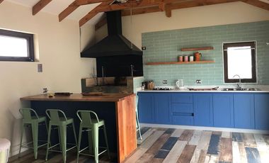 Vendemos en Temuco  amplio quincho camino a Botrolhue