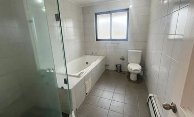 Arrendamos en Temuco  casa comercial de dos pisos en sector Lider vecino