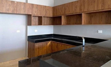 Casa en venta con alberca en privada residencial.