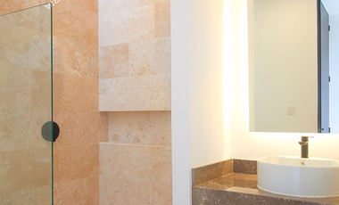 Casa en venta con alberca en privada residencial.