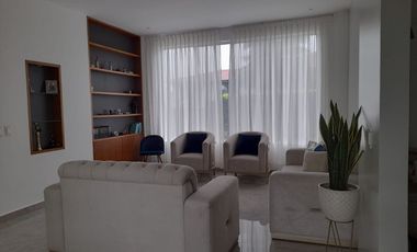 VENTA DE CASA POR LA VÌA CHONE EN URB. PRIVADA