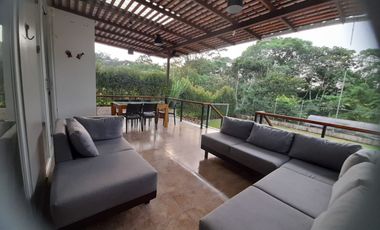 VENTA DE CASA POR LA VÌA CHONE EN URB. PRIVADA