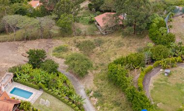 Terreno en venta en sector San José cerca del centro de Malacatos