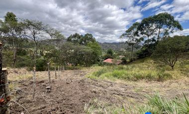Terreno en venta en sector San José cerca del centro de Malacatos