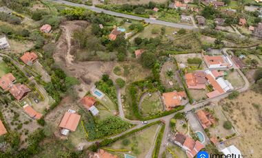 Terreno en venta en sector San José cerca del centro de Malacatos