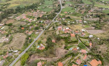Terreno en venta en sector San José cerca del centro de Malacatos