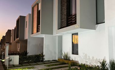 CASA EN RENTA EN CAPITTALA, Residencial a 400 MTS DEL HOSPITAL DE ALTA ESPECIALIDAD ZONA SUR