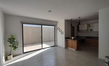 CASA EN RENTA EN CAPITTALA, Residencial a 400 MTS DEL HOSPITAL DE ALTA ESPECIALIDAD ZONA SUR