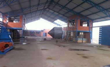 Excelente terreno en venta 10.000m2 mas Nave Industrial Vía Cumbe Cuenca