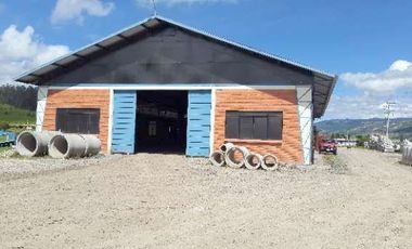 Excelente terreno en venta 10.000m2 mas Nave Industrial Vía Cumbe Cuenca