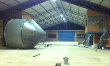 Excelente terreno en venta 10.000m2 mas Nave Industrial Vía Cumbe Cuenca