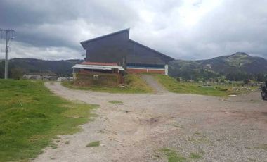 Excelente terreno en venta 10.000m2 mas Nave Industrial Vía Cumbe Cuenca