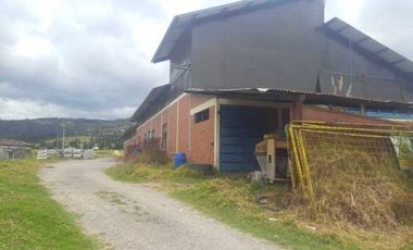 Excelente terreno en venta 10.000m2 mas Nave Industrial Vía Cumbe Cuenca