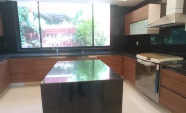 CASA EN VENTA EN CONJUNTO EN TECAMACHALCO REMODELADA CON Seguridad