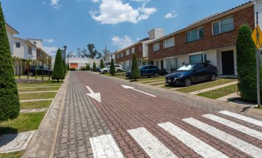 CASA EN VENTA EN BOSQUES DEL LAGO