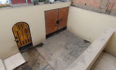 Casa de 2 Pisos con 2 Cocheras en Venta, Ideal para Remodelar 180M2