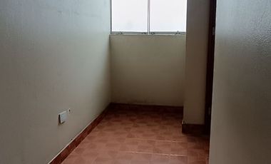 Casa de 2 Pisos con 2 Cocheras en Venta, Ideal para Remodelar 180M2