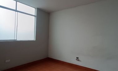 Casa de 2 Pisos con 2 Cocheras en Venta, Ideal para Remodelar 180M2
