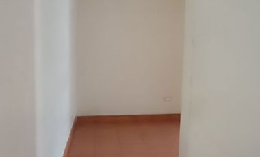 Casa de 2 Pisos con 2 Cocheras en Venta, Ideal para Remodelar 180M2