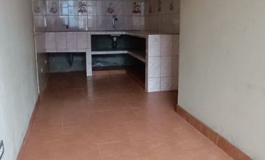 Casa de 2 Pisos con 2 Cocheras en Venta, Ideal para Remodelar 180M2