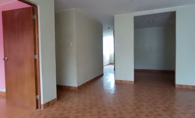 Casa de 2 Pisos con 2 Cocheras en Venta, Ideal para Remodelar 180M2