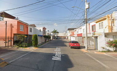 ¡¡Haz Que Tu Dinero Trabaje Para Ti Hoy !! Venta de Hermosa Casa en Exclusiva Zona, Col. Parques del Nilo, Guadalajara Jal.