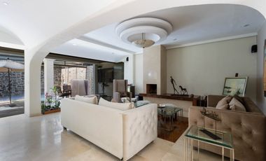 Excelente casa en uno de los condominios mas seguros en el sur de la ciudad, rodeado de bosque