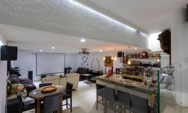 Excelente casa en uno de los condominios mas seguros en el sur de la ciudad, rodeado de bosque