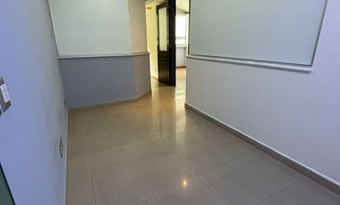 VENTA OFICINA EN INTERLOMAS, FRENTE A MAGNOCENTRO