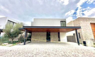 Casa inteligente y con acabados de lujo en Altozano