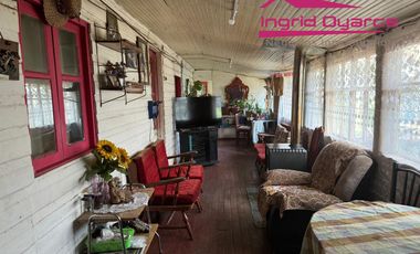 Vendo terreno comercial, excelente y céntrica ubicación, con construcción antigua