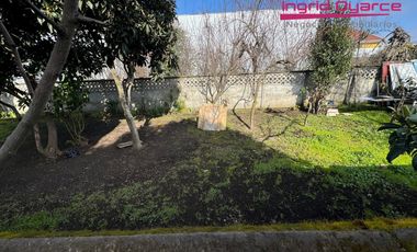 Vendo terreno comercial, excelente y céntrica ubicación, con construcción antigua