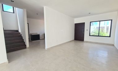 CASA AMPLIA EN RENTA CONKAL YUCATAN
