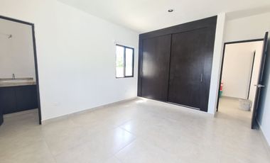 CASA AMPLIA EN RENTA CONKAL YUCATAN
