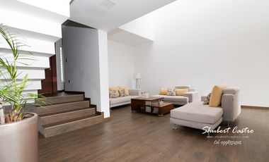 Se vende casa en La Urbanización Sierra Nevada -Loja