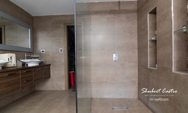Se vende casa en La Urbanización Sierra Nevada -Loja