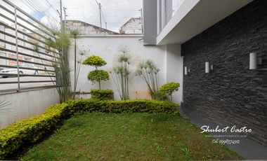 Se vende casa en La Urbanización Sierra Nevada -Loja