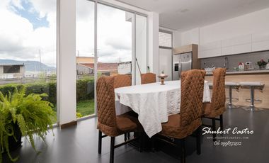 Se vende casa en La Urbanización Sierra Nevada -Loja