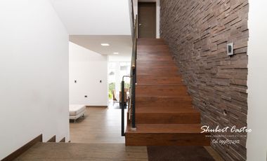 Se vende casa en La Urbanización Sierra Nevada -Loja