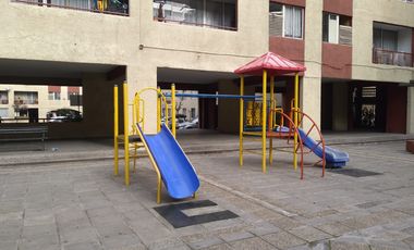 Depto. en Calle San Isidro, Metro Matta, Santiago Centro.