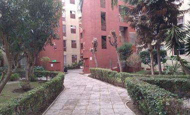 Depto. en Calle San Isidro, Metro Matta, Santiago Centro.