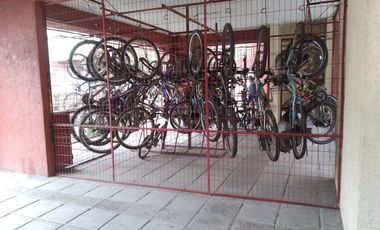 Depto. en Calle San Isidro, Metro Matta, Santiago Centro.