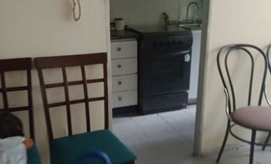 Depto. en Calle San Isidro, Metro Matta, Santiago Centro.